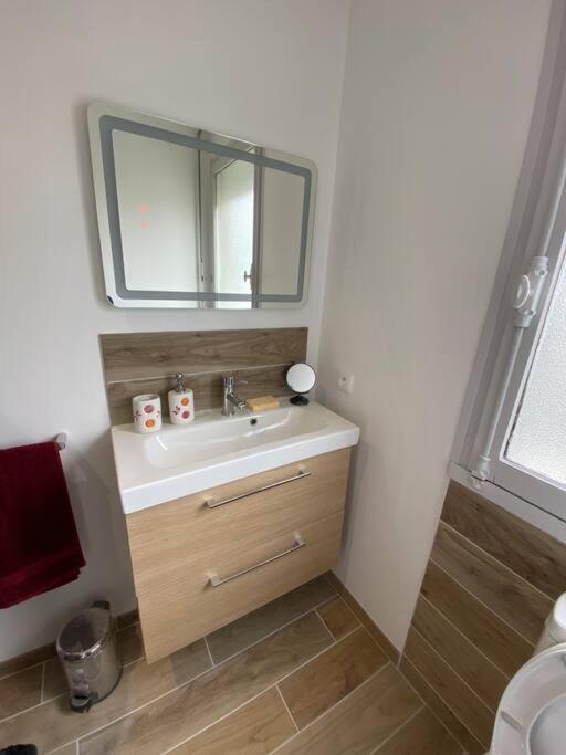 Studio Lumineux De 35M2 Au Coeur De Solesmes Ngoại thất bức ảnh